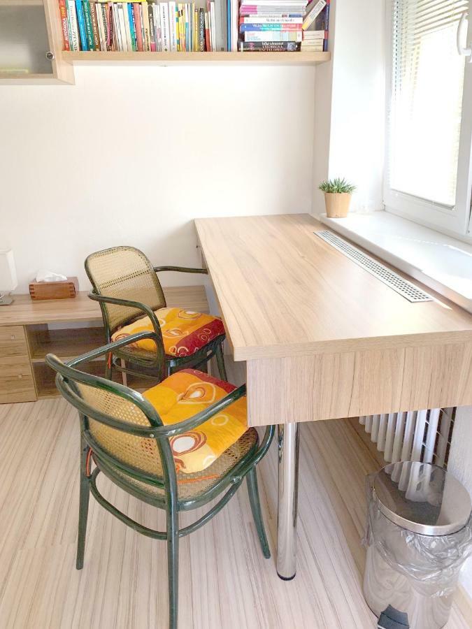ברנו Krasny Apartman U Lesa, Trolejbus Do Centra A Bvv, Parkovani Zdarma מראה חיצוני תמונה